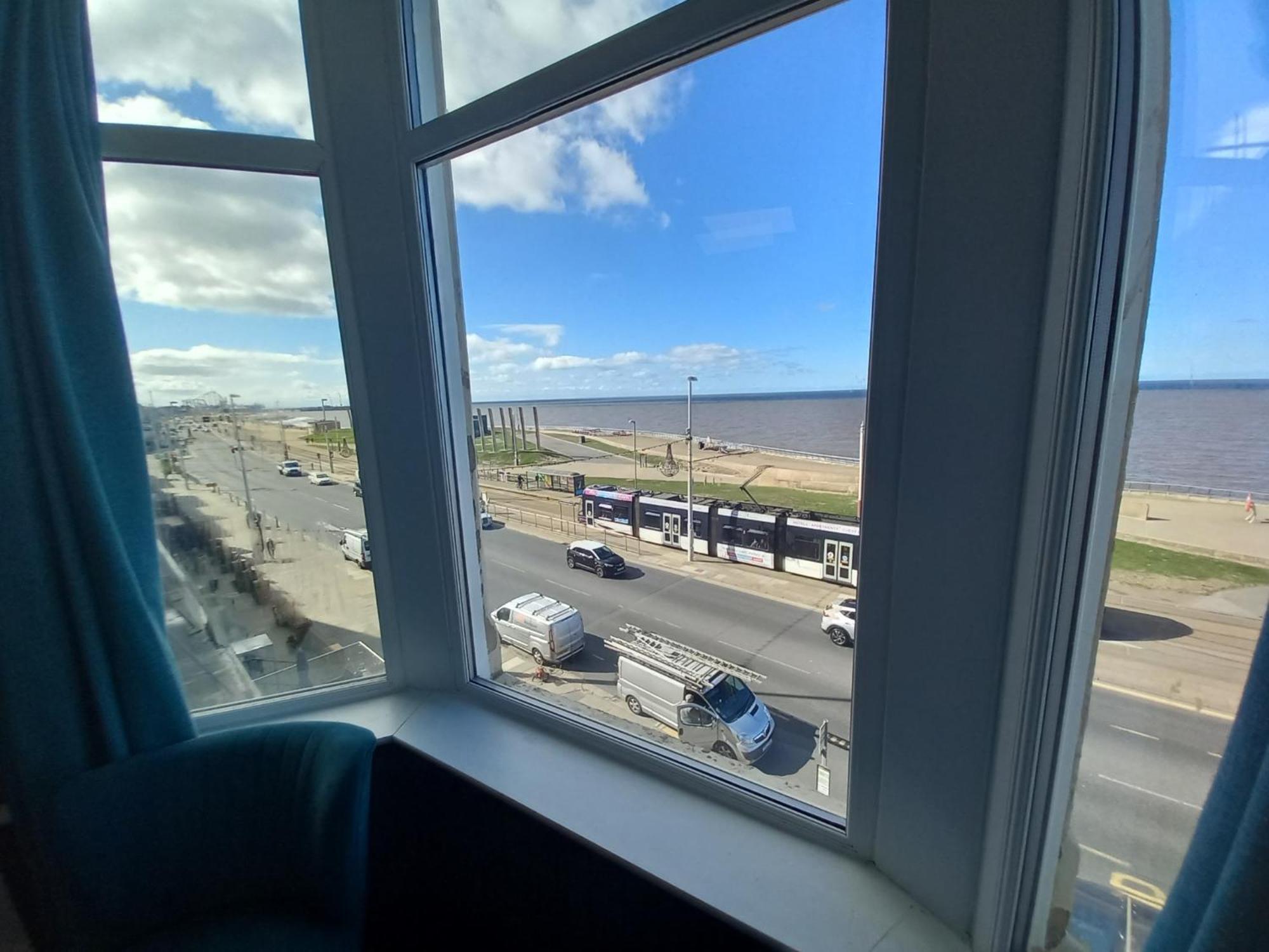 Vinnie'S Family Hotel Blackpool Exterior photo