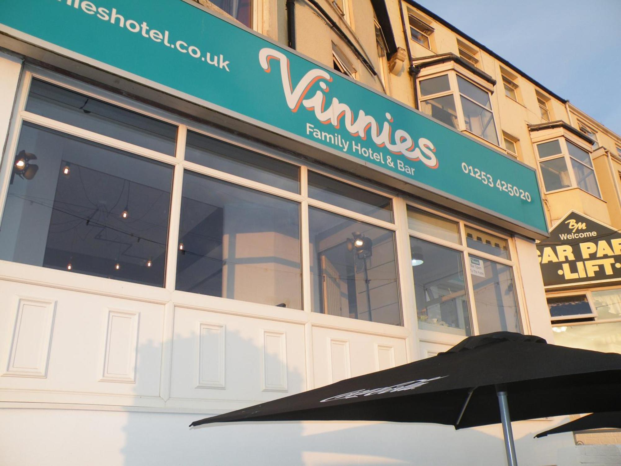 Vinnie'S Family Hotel Blackpool Exterior photo