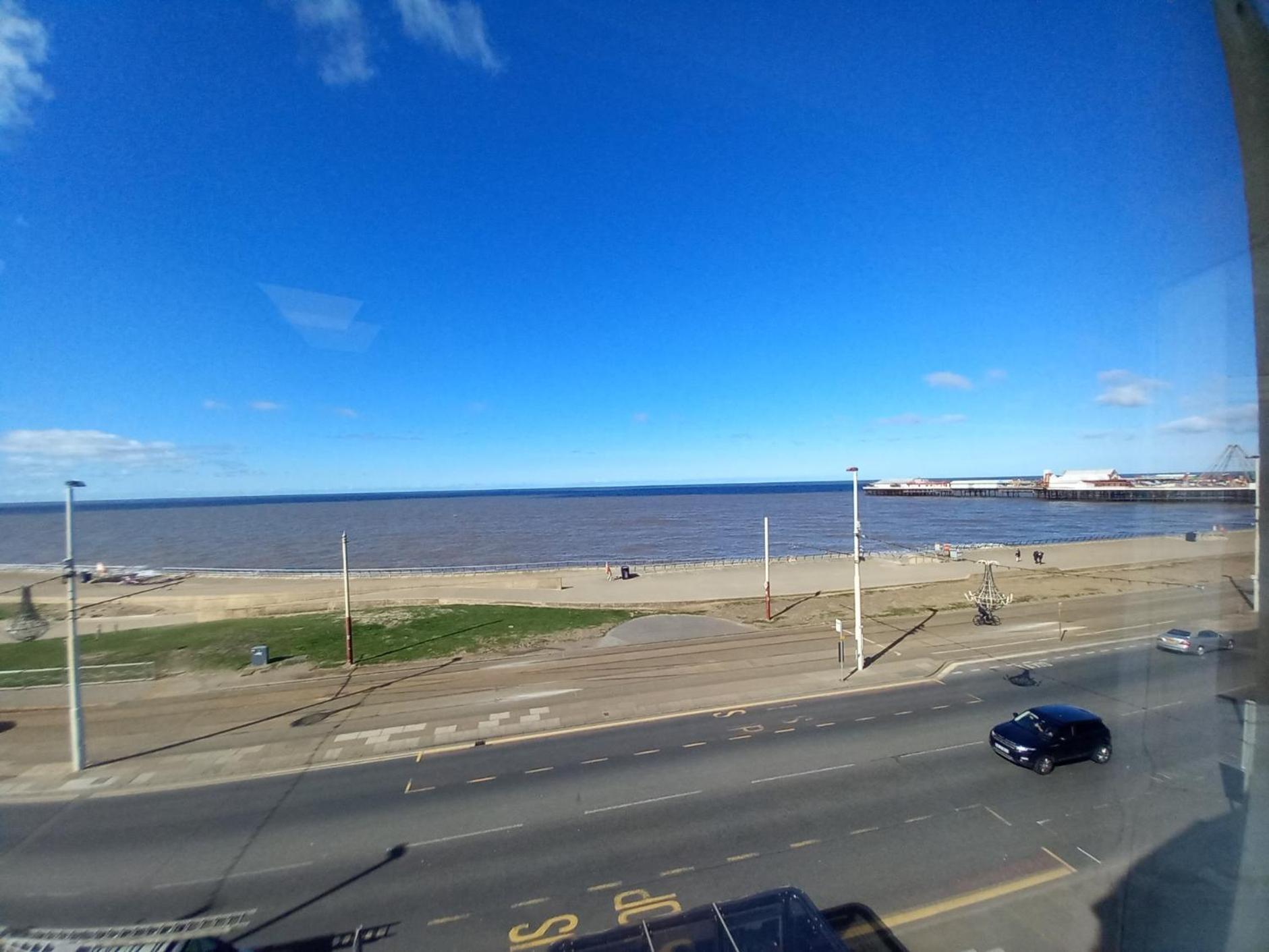 Vinnie'S Family Hotel Blackpool Exterior photo