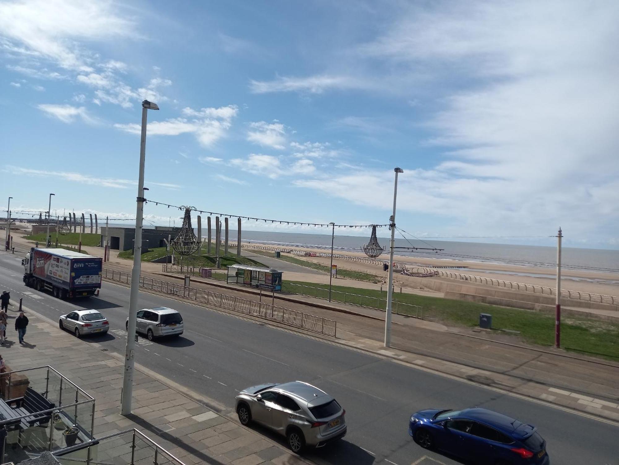 Vinnie'S Family Hotel Blackpool Exterior photo