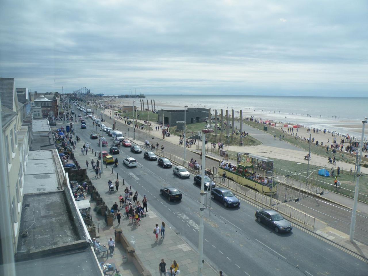 Vinnie'S Family Hotel Blackpool Room photo